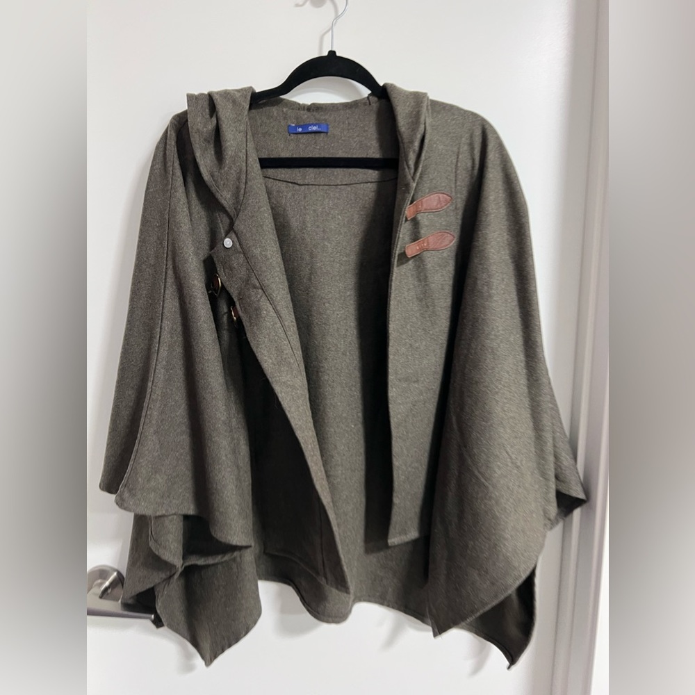 Le ciel Japan gray wool cape